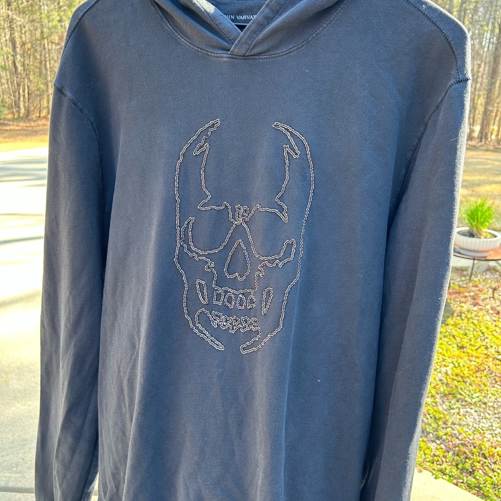 John Varvatos Star USA Men's Stitched Chain Skull Pullover Hoodie Black XL - Picture 2 of 7
